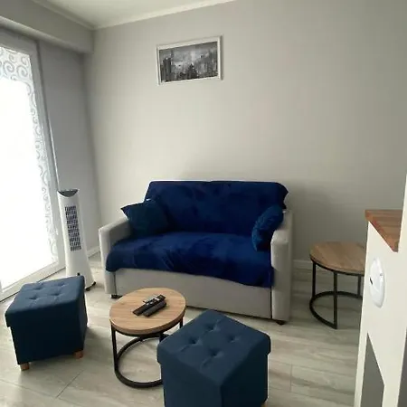 Pstrowskiego 13 *